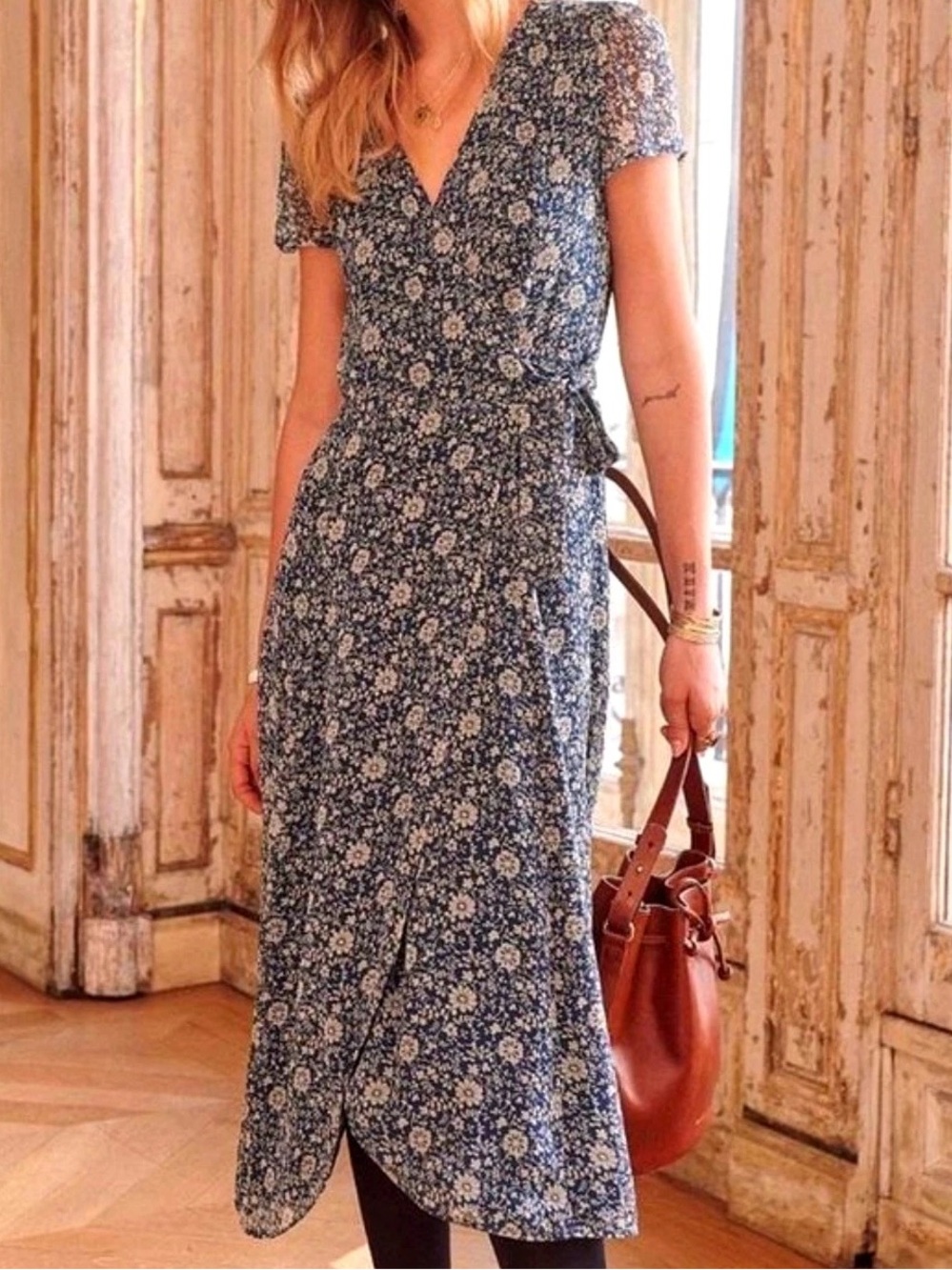 Sezane Amber Floral strap Dress. Size 34 (US 2). 100% Viscose. Flutter sleeves.